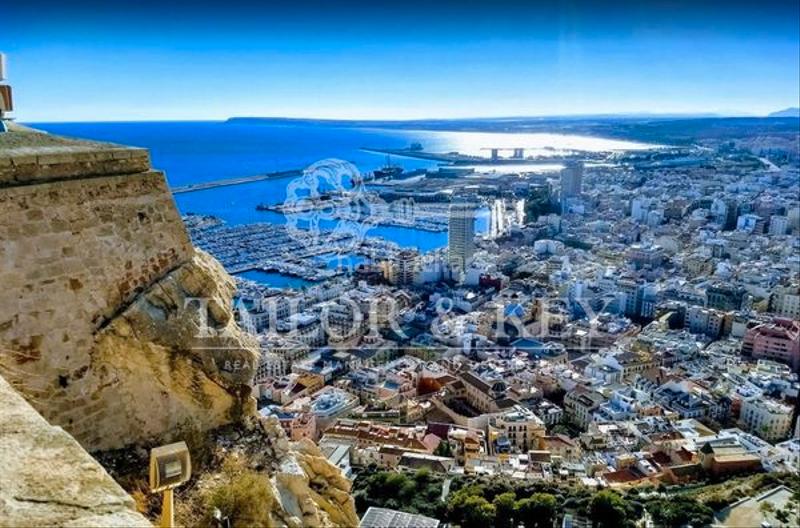 Foto 5dbc6293-faf1-45d1-93ec-8bd1d68c2fb4. Local commercial avec chauffage dans Ensanche-Diputación Alicante