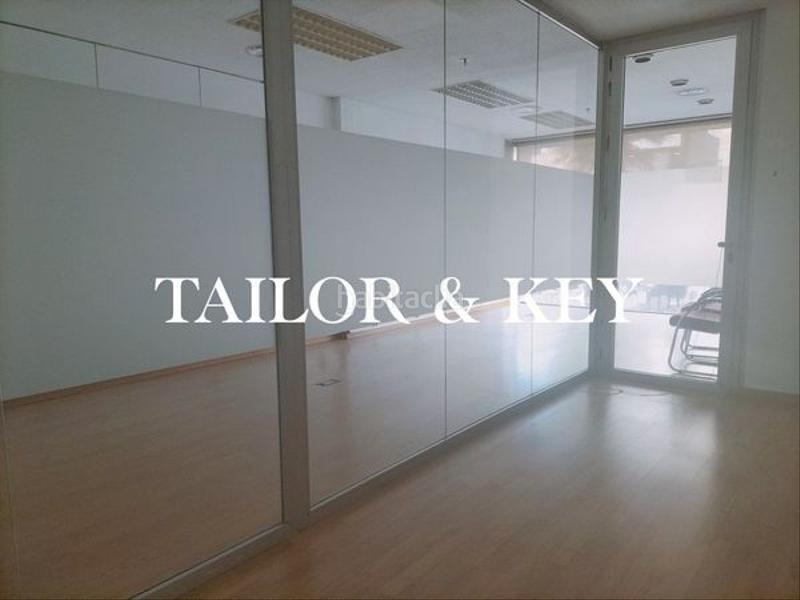 Foto 1d68efb4-c8eb-45d0-bf39-f09187e295c8. Lloguer oficina amb calefacció a Castillejos-Cuzco Madrid