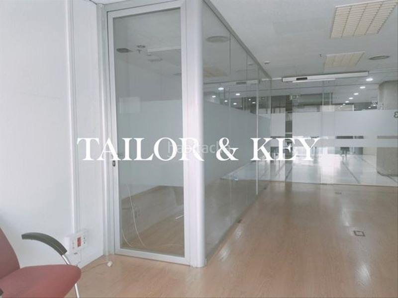 Foto 8e190e36-3d6a-43c0-aa91-44b1130f8758. Lloguer oficina amb calefacció a Castillejos-Cuzco Madrid