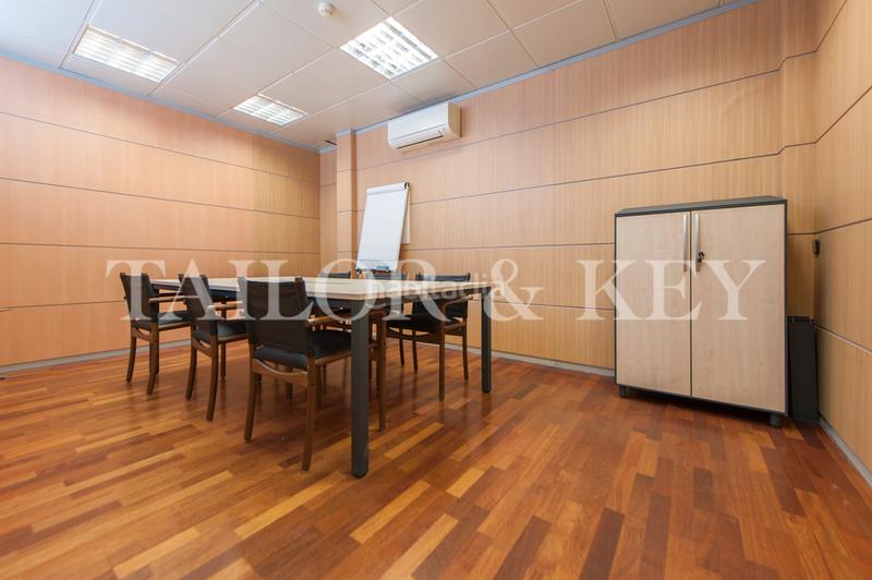 Foto 4dc949c0-cc8a-460a-a3fd-cedfeccf8344. Office space with heating in El Viso Madrid