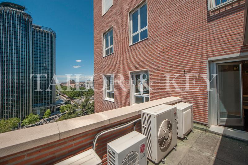 Foto 65921992-8995-4bb8-bbde-8069fd3393b0. Office space with heating in El Viso Madrid