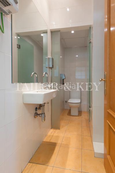 Foto 7db7d463-9479-4066-ab2e-01f845824f8b. Office space with heating in El Viso Madrid