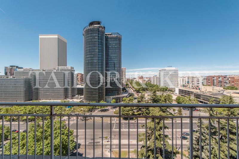 Foto b5f61190-5be9-4def-be6f-0db227c63c54. Office space with heating in El Viso Madrid