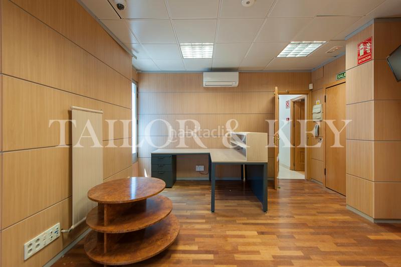 Foto c0150884-c54d-4b26-9369-5d0312d0cb5b. Office space with heating in El Viso Madrid
