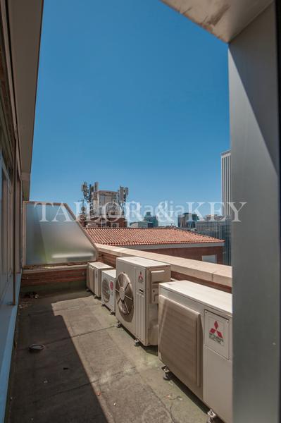 Foto e3df12cb-0955-4d6f-8724-e4eb0b018a24. Office space with heating in El Viso Madrid