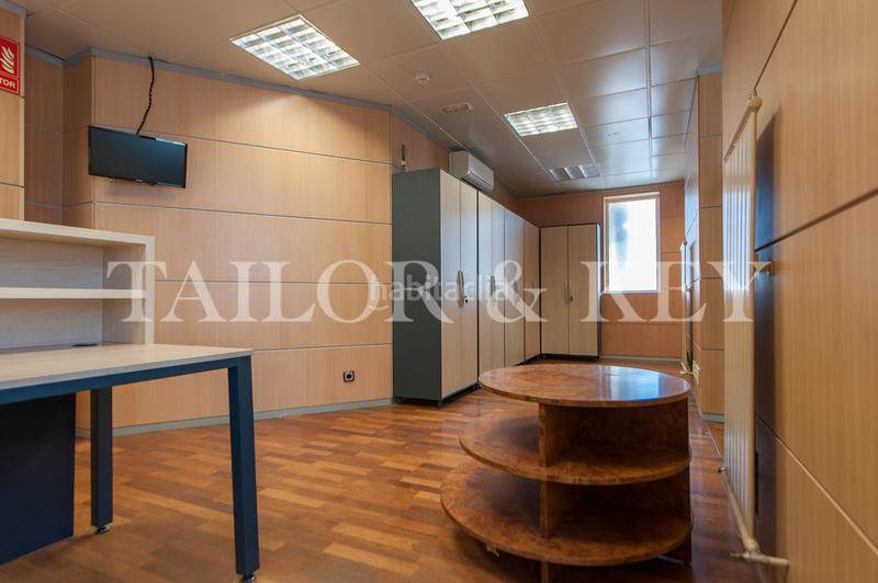 Foto e8cfd2c4-9475-4b11-96f6-de971ff6cc9c. Office space with heating in El Viso Madrid