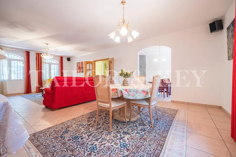 Foto 0bcb1518-dbae-4d67-9e6b-c45957aaeb0b. Chalet with heating parking pool in Altos de Jarama Paracuellos de Jarama