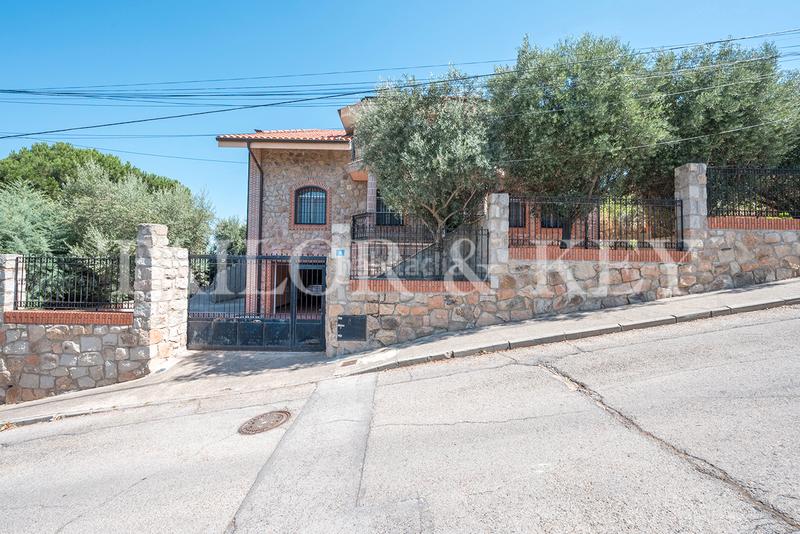 Foto 22267466-2de9-4b23-b2d5-724858d9e614. Chalet with heating parking pool in Altos de Jarama Paracuellos de Jarama