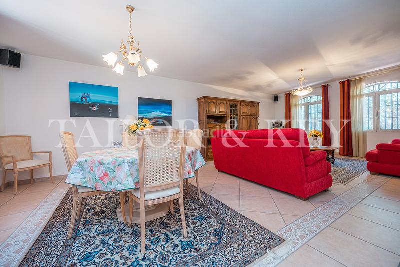 Foto 620e9519-4050-40ce-bd0d-138f27a4aeaa. Chalet with heating parking pool in Altos de Jarama Paracuellos de Jarama