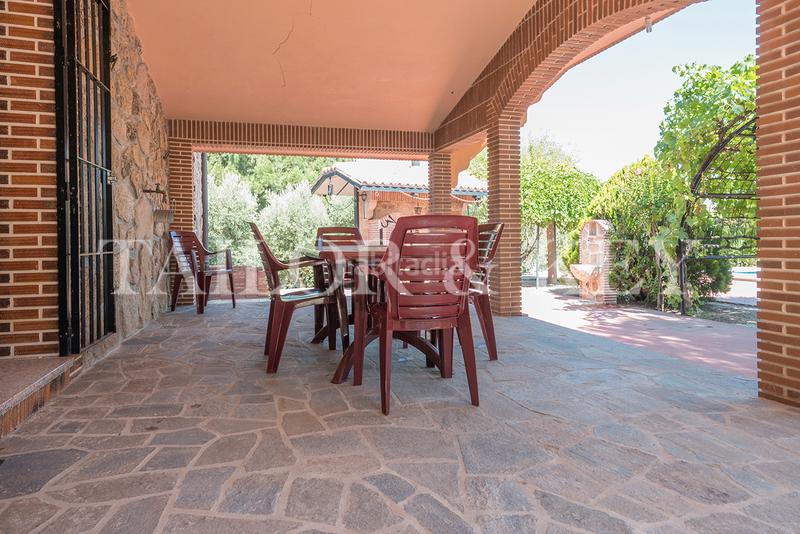 Foto f94ed5ce-d233-4c37-a9fc-19b2c34e0c1a. Chalet with heating parking pool in Altos de Jarama Paracuellos de Jarama