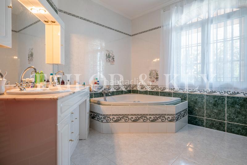 Foto 29d5a673-273e-4034-a594-b3b6009c08b3. Chalet avec chauffage parking piscine dans Altos de Jarama Paracuellos de Jarama