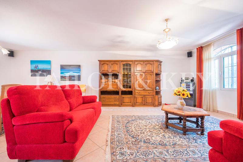 Foto 6ead61de-ef5c-4c32-9d92-a208caca54eb. Chalet avec chauffage parking piscine dans Altos de Jarama Paracuellos de Jarama