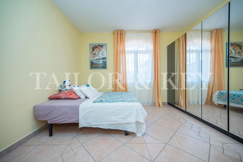 Foto 0ca80807-3982-4e83-84c1-b8605000319e. Chalet con riscaldamento parcheggio piscina in Altos de Jarama Paracuellos de Jarama