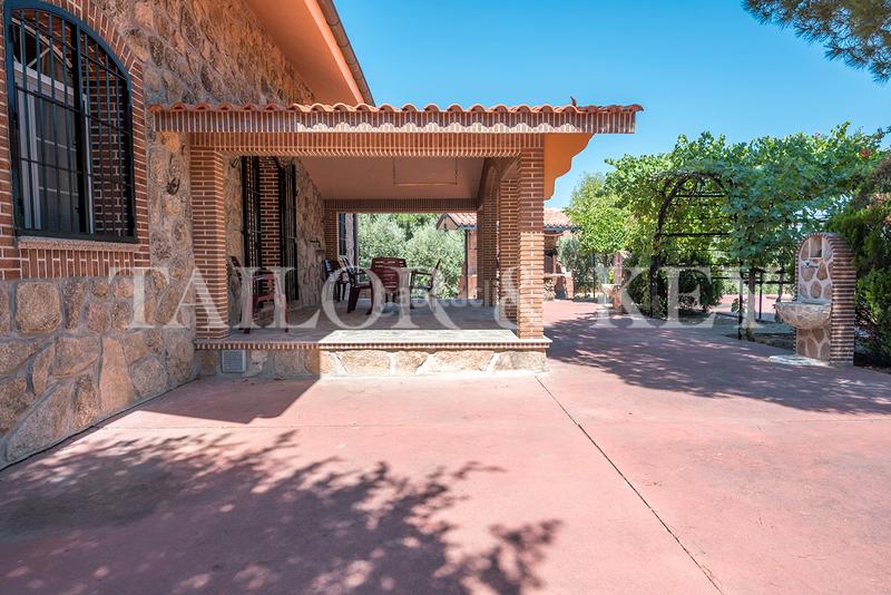 Foto 1da3f301-c082-4086-a0b9-2401f43a5f8c. Chalet con riscaldamento parcheggio piscina in Altos de Jarama Paracuellos de Jarama