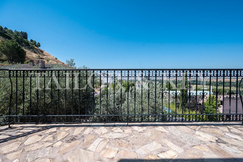 Foto 56809131-082d-4ba4-b0a2-b05d73c56fd2. Chalet con riscaldamento parcheggio piscina in Altos de Jarama Paracuellos de Jarama