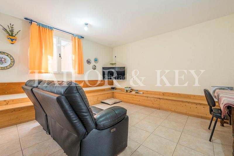 Foto 5795c28c-c1dc-4a28-9f4e-73b86b98c4a7. Chalet con riscaldamento parcheggio piscina in Altos de Jarama Paracuellos de Jarama