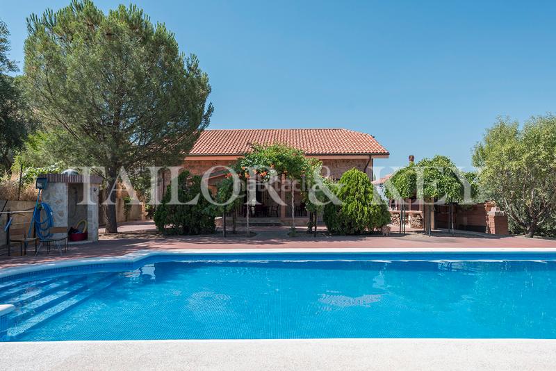 Foto be478de4-789f-4035-8cb9-9d59596475fb. Chalet con riscaldamento parcheggio piscina in Altos de Jarama Paracuellos de Jarama