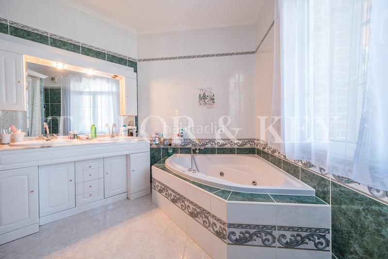 Foto 87facf13-8a7c-476a-ad53-737e5a18443d. Xalet amb calefacció aparcament piscina a Altos de Jarama Paracuellos de Jarama