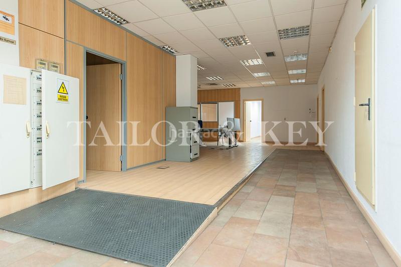 Foto 4e38405d-1640-4b26-8cdb-b87a4a36925d. Büro mit heizung parking in Los Olivos-Los Ángeles Getafe