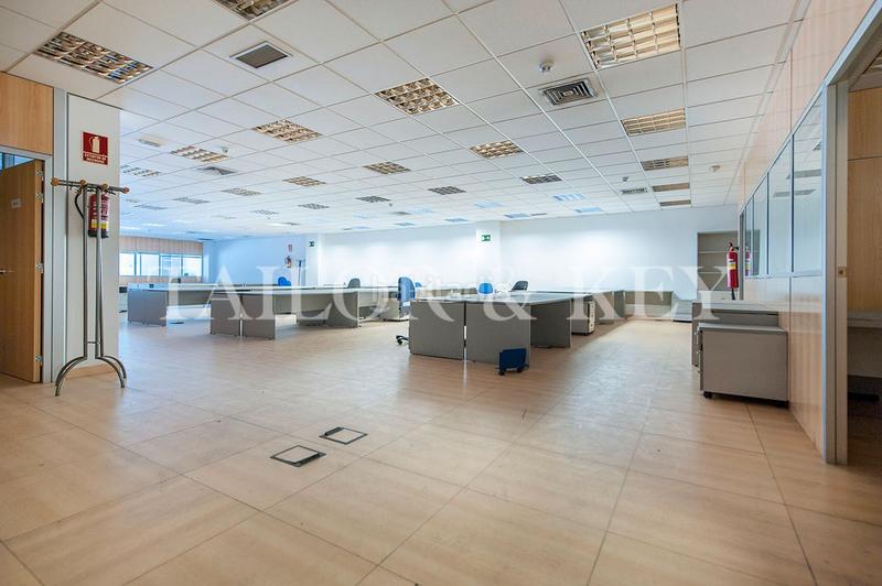 Foto 9151caf2-010e-446e-954c-71a910e6de21. Office space with heating parking in Los Olivos-Los Ángeles Getafe