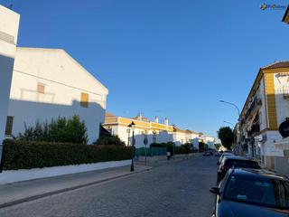 Aparcament cotxe  Cordoba. Cochera cerrada en calle córdoba.