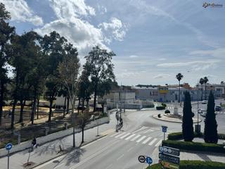 Pis a Écija. Avenida doctor fleming  parque san pablo.