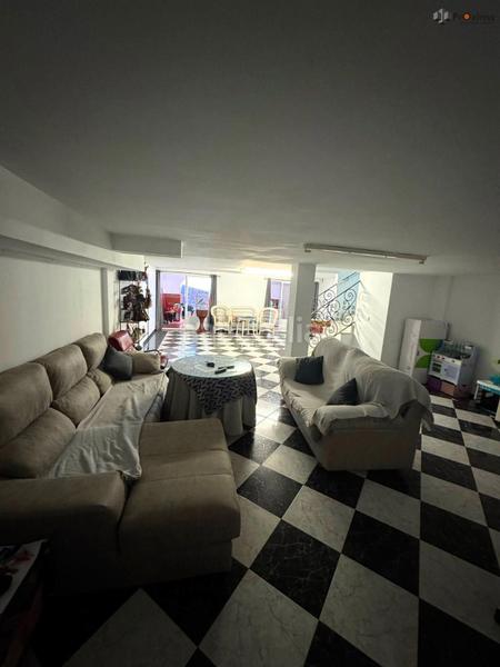 Foto 0d4c6be3-a8f9-4cfb-8c64-7e8d4754d4bc. Casa adossada amb aparcament a Écija