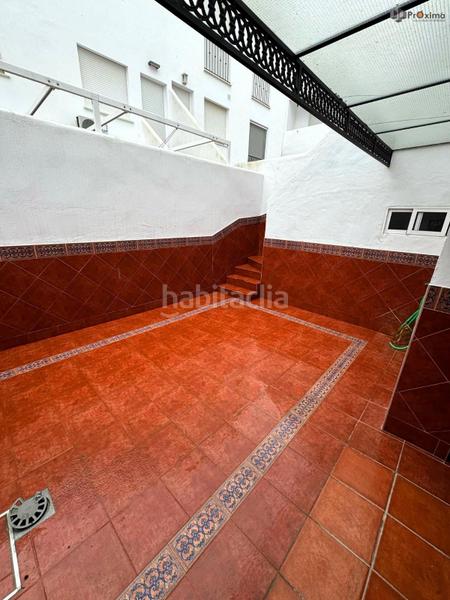 Foto 0f20bba6-758f-4755-81b0-84554ed698e3. Casa adossada amb aparcament a Écija