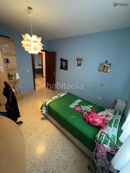Foto e635df94-2f78-43b9-94df-212cb282194e. Casa adossada amb aparcament a Écija