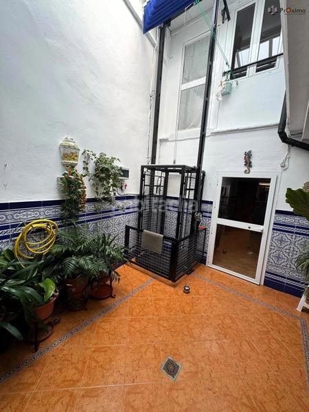 Foto 047414a0-afd6-4aba-a5fb-d276cf19abbd. Casa adossada a Écija