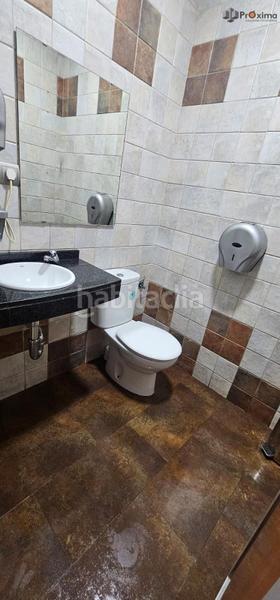 Foto 3b71de4b-2c63-4806-8bbb-ebd8a3fcf802. Locale commerciale in Écija