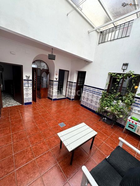 Foto 628fdd64-6ce7-484c-8549-9ac8ed3d445d. Casa adossada a Écija