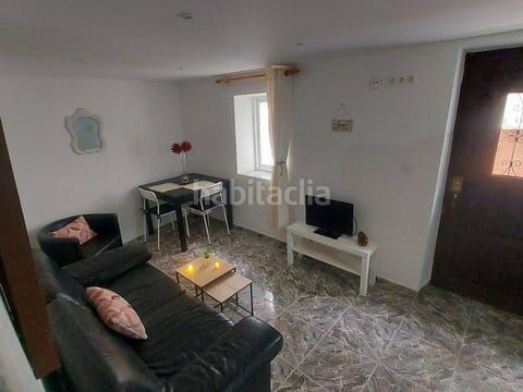 Foto f0513b03-7a0d-4dc5-b3e3-89e50df98a84. Casa adossada a Torrox pueblo Torrox