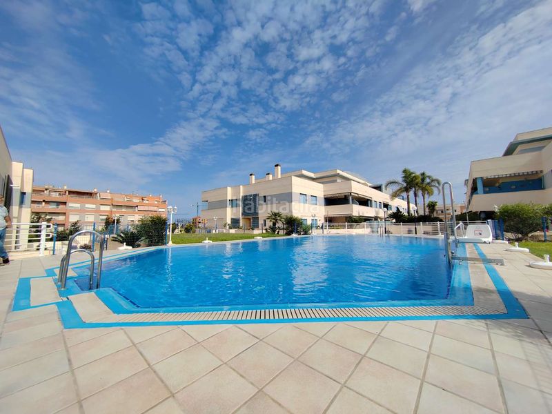 Foto dc3c4e23-dfa0-48c5-a01d-7dc8a2612191. Pis amb piscina a El Tomillar Torre del Mar
