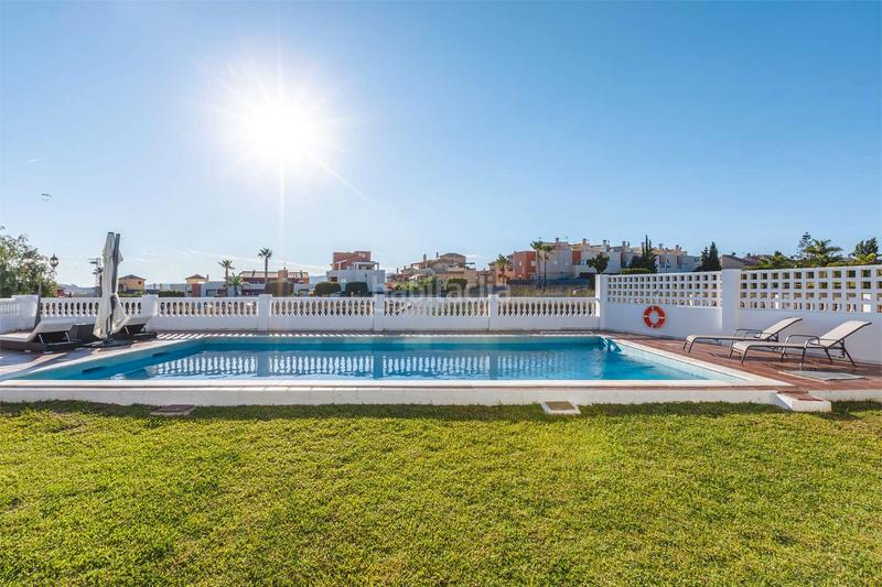 Foto 0804bd3a-07f4-41b6-b084-393d18d168bd. Chalet avec parking piscine dans Caleta de Velez