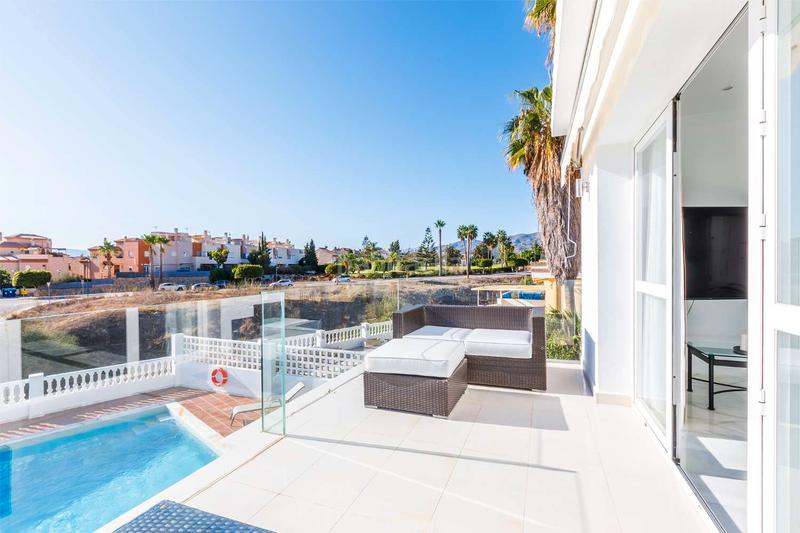 Foto b4a7b1ba-40ee-4484-9c22-81103cdf8b74. Chalet avec parking piscine dans Caleta de Velez