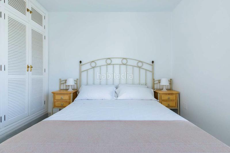 Foto b4d4ffc8-e26f-486a-92b8-9bfe721d9110. Chalet avec parking piscine dans Caleta de Velez