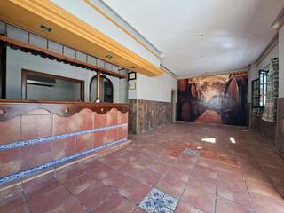 Local commercial  N/a