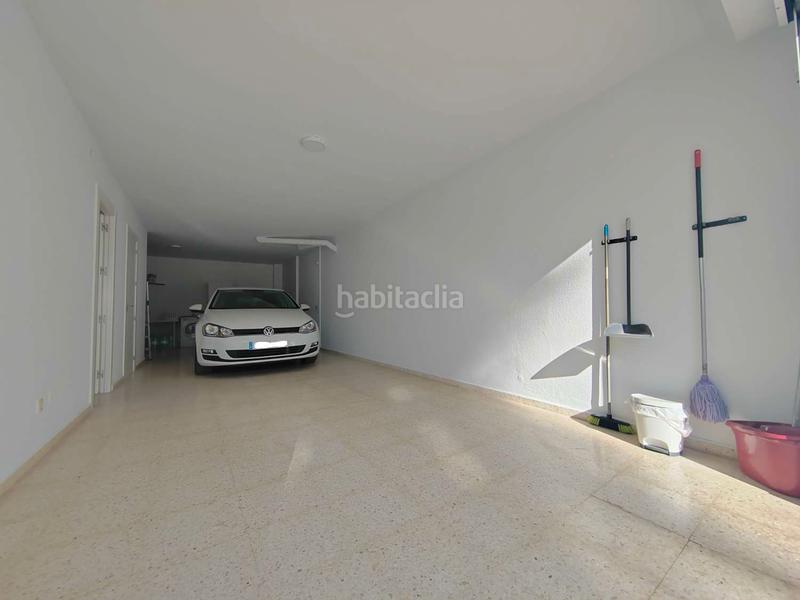 Foto a42dc960-51aa-44c2-904e-a46fd8d98f92. Casa adossada amb aparcament piscina a Viña Málaga Torre del Mar