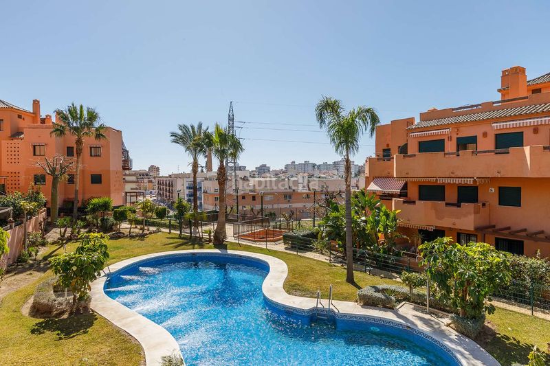 Foto f873d2a7-78c3-490a-b63e-063e8774d6d3. Planta baixa amb calefacció aparcament piscina a Torre del Mar