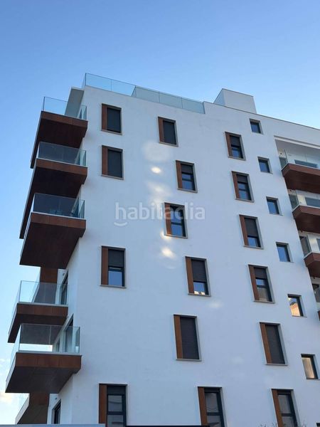 Foto 5aed2216-1e4b-4837-b30d-41c3bbf39c39. Apartament amb aparcament piscina a Poniente-Faro Torre del Mar