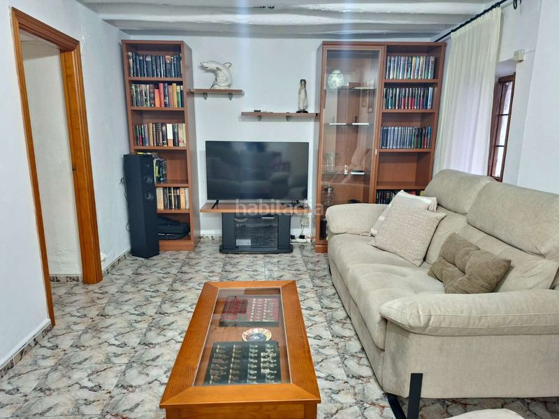 Foto e1121500-3e55-4c30-94bc-b7fd49cfa5f6. Masia amb aparcament a Viñuela