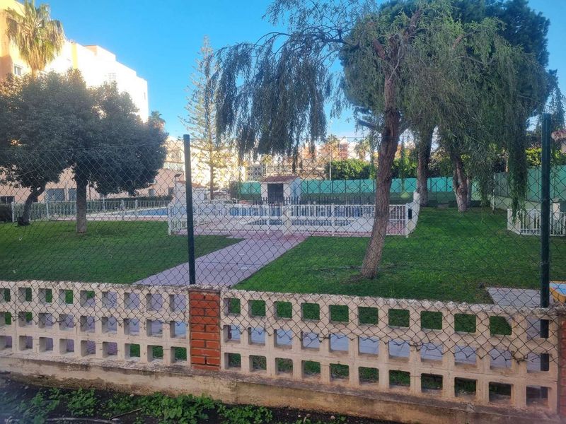 Foto e4a7ad73-8b28-4a16-a548-000d934562a5. Pis amb aparcament piscina a Poniente-Faro Torre del Mar
