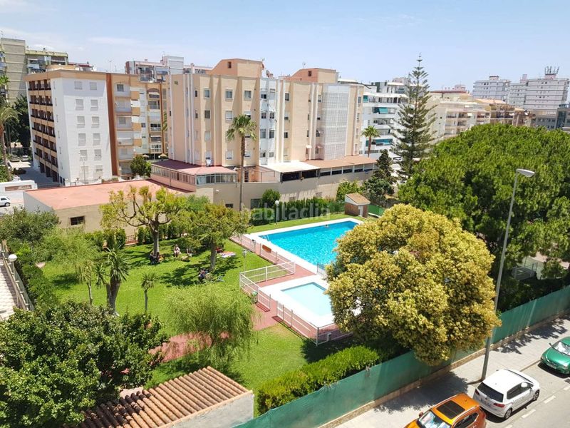 Foto f3e9e890-9dbf-4249-91e4-685073d1e920. Pis amb aparcament piscina a Poniente-Faro Torre del Mar