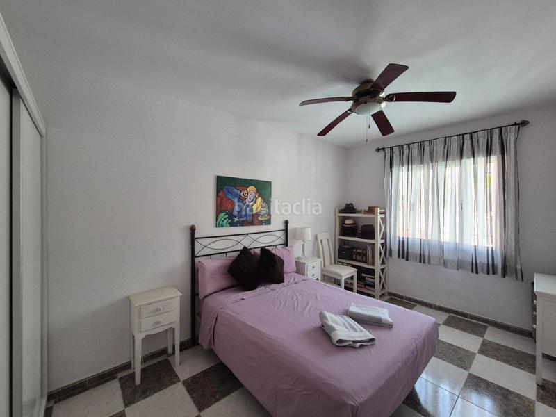 Foto 0a4214b7-67a1-4cd2-bb2e-5c32348b3e42. Reihenhaus mit parking pool in Almuñecar centro Almuñécar