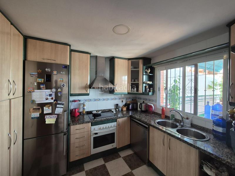 Foto 1724ab73-35b2-4753-b409-b0b201c9dc73. Reihenhaus mit parking pool in Almuñecar centro Almuñécar