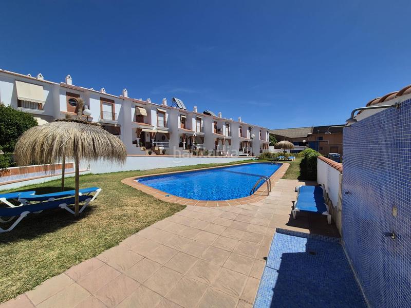 Foto 43889f4d-2795-4a1b-8412-7da121c6a704. Reihenhaus mit parking pool in Almuñecar centro Almuñécar