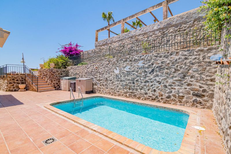 Foto 7063f23b-bd9a-4b65-abcb-277995b11e0b. Xalet amb aparcament piscina a Velilla - Velilla Taramay Almuñécar