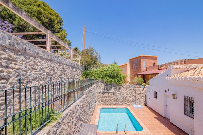 Foto f9820c71-cec6-4992-a823-25beef56fd14. Xalet amb aparcament piscina a Velilla - Velilla Taramay Almuñécar
