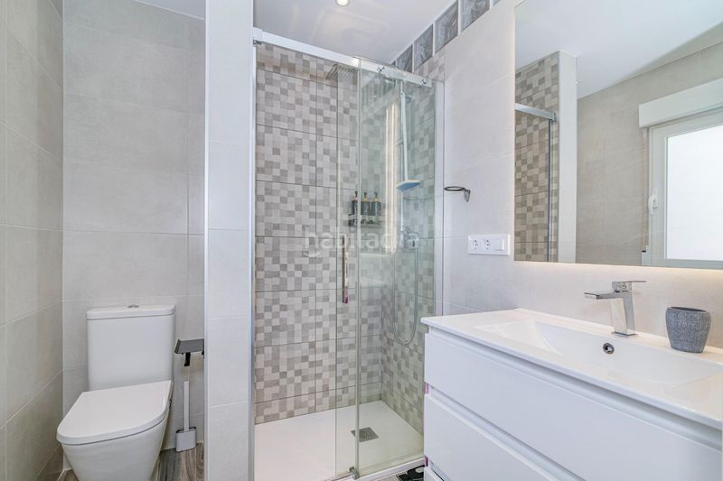 Foto d8a90f5f-a07a-4307-866d-9a0b49e5cac6. Apartament a paseo reina sofia 3 a Velilla - Velilla Taramay Almuñécar